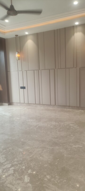 Master Bedroom in 4 BHK Builder Floor at Surajmal Vihar – for Rent