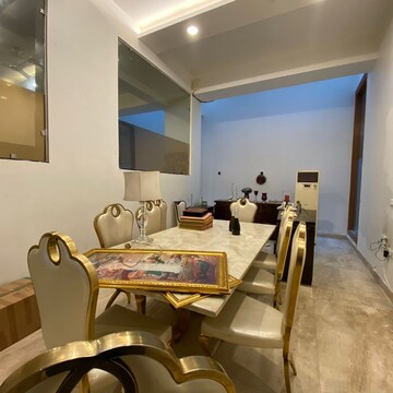 Team Area in 6+ BHK Villa at Bougainvilla Apartments, Vasant Kunj – for Rent