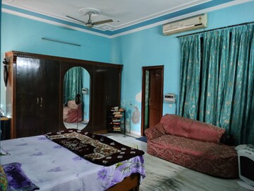 Bedroom in 2 BHK Builder Floor at Tulip Mall, Sector 46 – for Rent