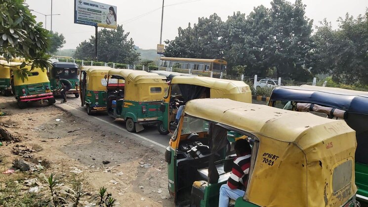 Nearby, sector 135  110 Sq.Yd. Plot In Sector 135 Noida 8602217