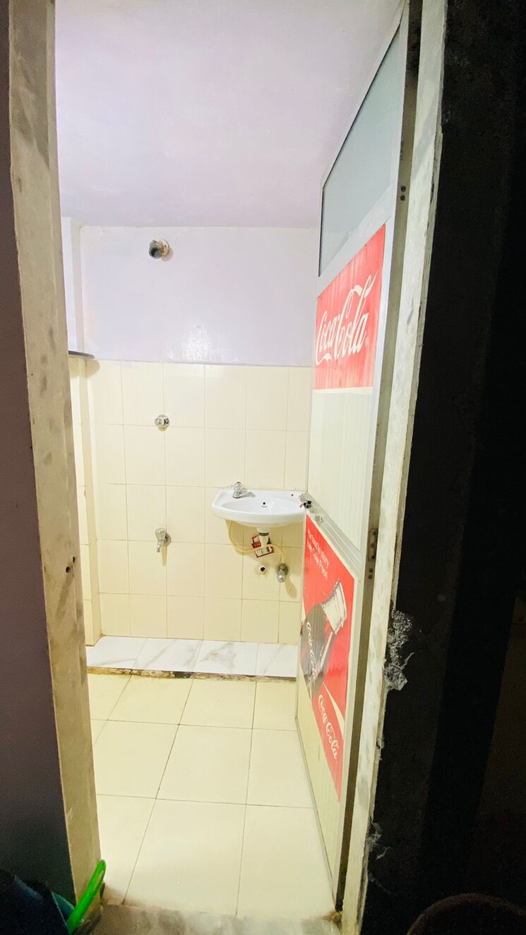 Bathroom, kurla east 1 Bedroom 300 Sq.Ft. Apartment In Kurla East Mumbai 8602221