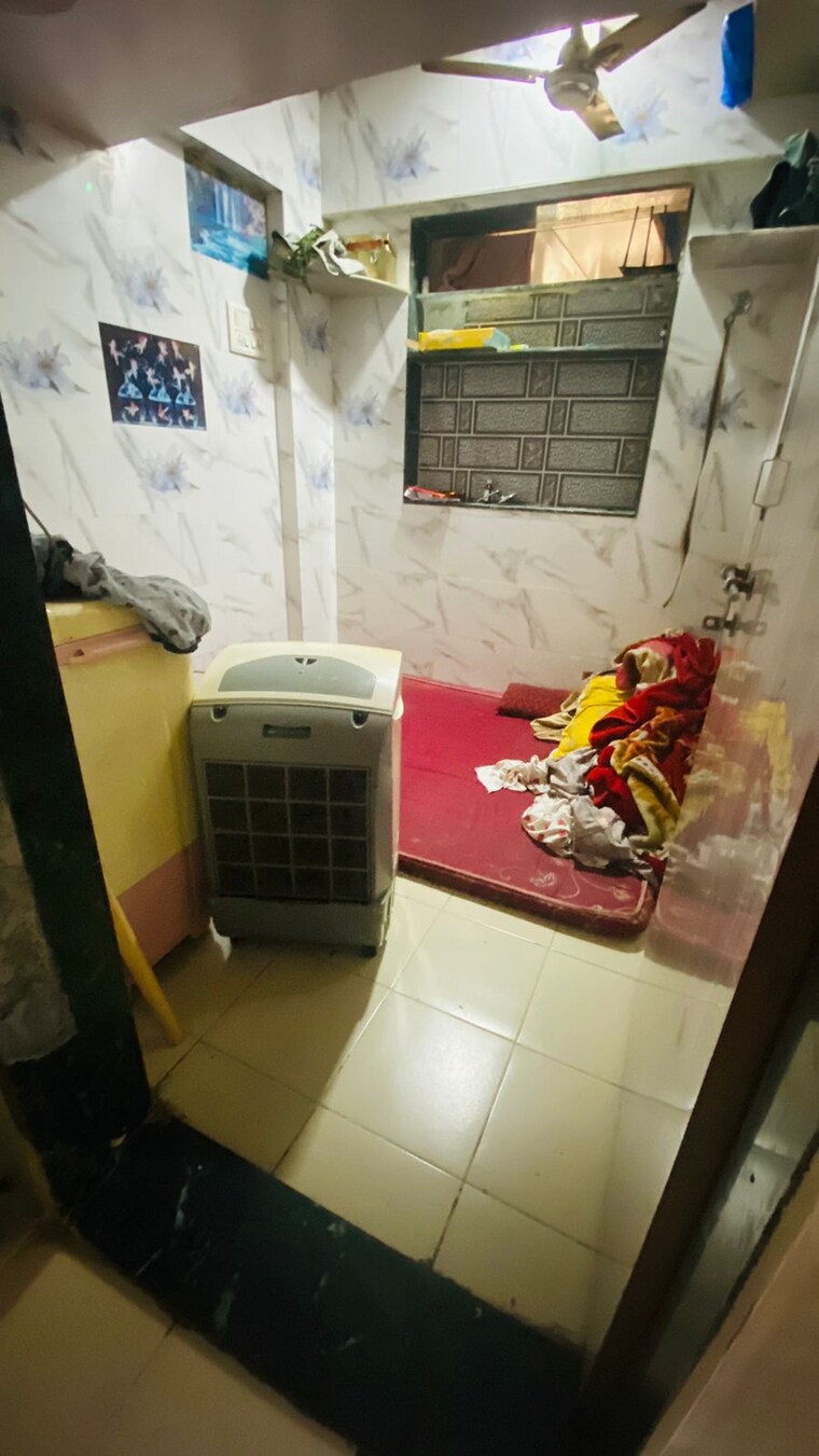 Attached Bathroom, kurla east 1 Bedroom 300 Sq.Ft. Apartment In Kurla East Mumbai 8602221