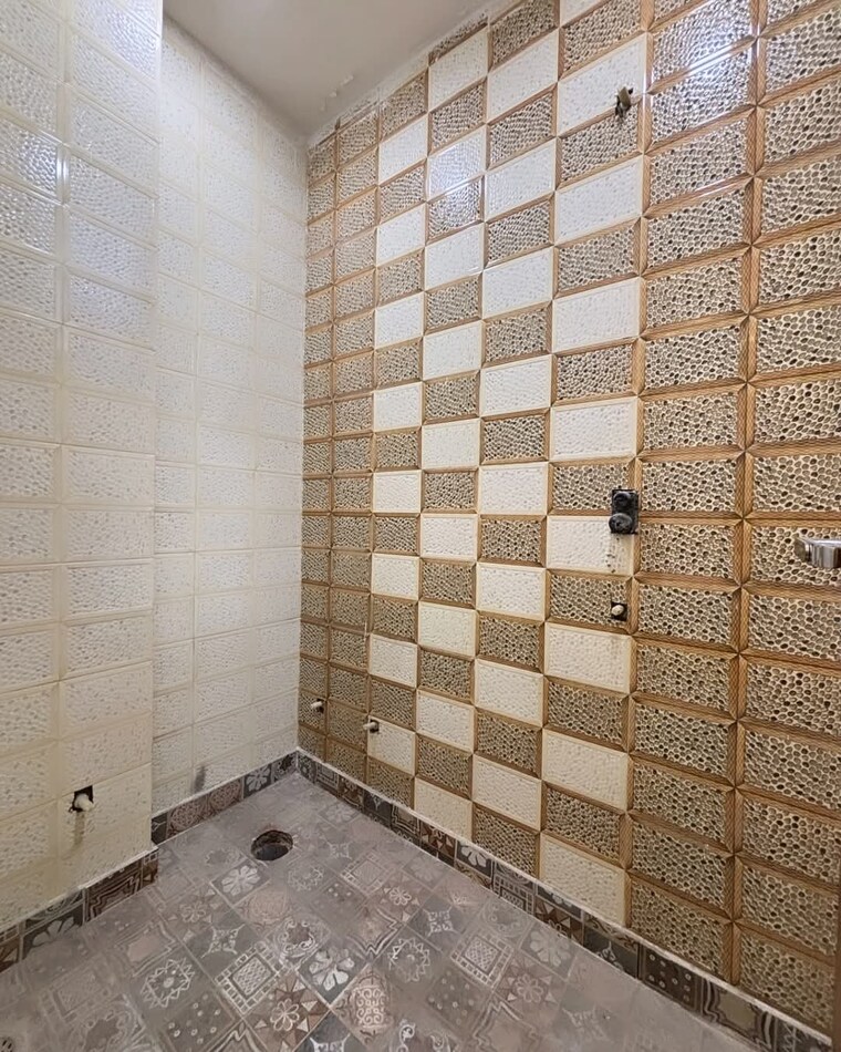 Bathroom, sa-homes-i 2.5 Bedroom 450 Sq.Ft. Builder Floor In Uttam Nagar Delhi 8602273