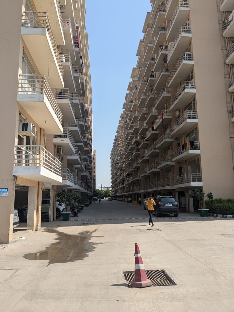 Exterior View, breez-global-heights 2 Bedroom 910 Sq.Ft. Apartment In Sohna Sector 33 Gurgaon 8602358