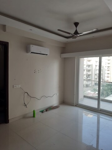 Room in 3 BHK Apartment at Sunshine Enclave, Vip Road – for Rent