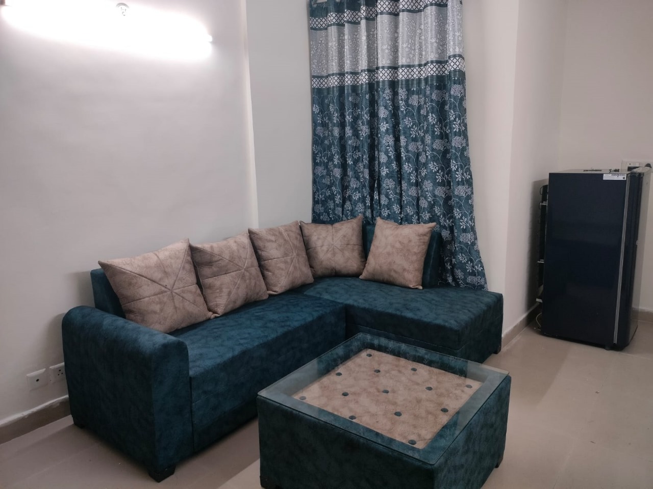2 BHK Apartment For Rent in Supertech Cape Town