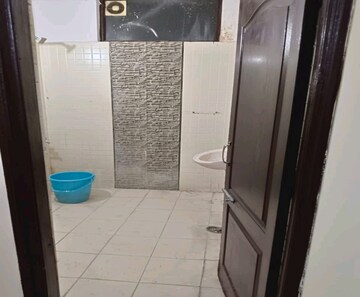 Bathroom in 2 BHK Independent House at Lajpat Nagar 4 – for Rent
