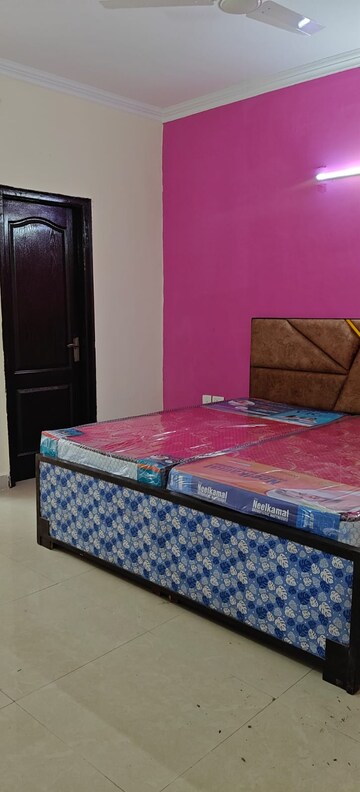 Bedroom in 2 BHK Apartment at Supertech Cape Town, Sector 74 – for Rent