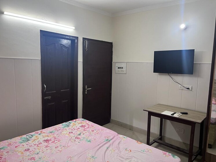 Bedroom, maya-garden-city 4 Bedroom 2420 Sq.Ft. Apartment In Lohgarh Zirakpur 8602433