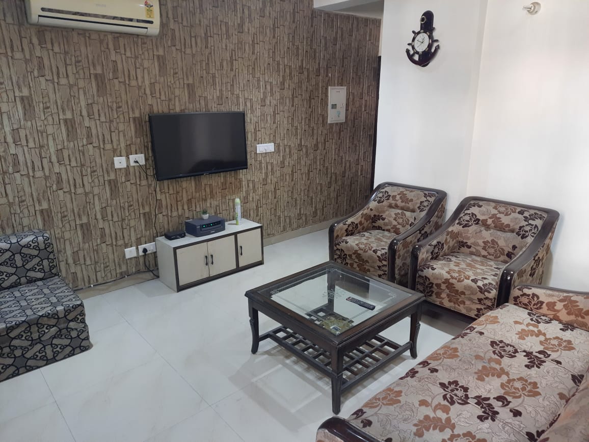 4 BHK + Servant Room Apartment For Rent in Maya Garden City