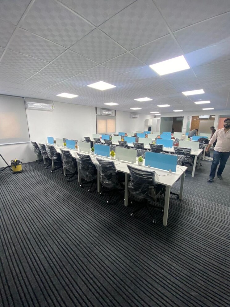 Team Area, arv-park Commercial Office Space in IT/SEZ 4500 Sq.Ft. In Sector 63 Noida 8602508