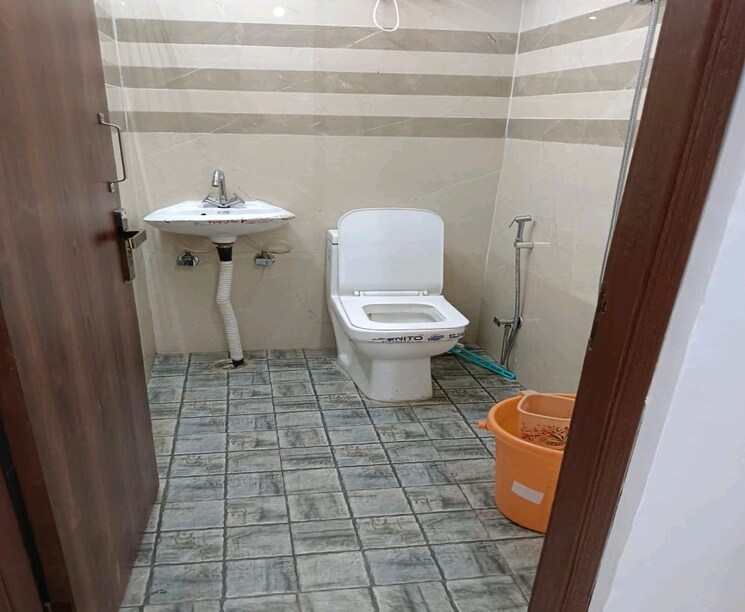Bathroom, lajpat nagar 4 2 Bedroom 687 Sq.Ft. Independent House In Lajpat Nagar 4 Delhi 8602542