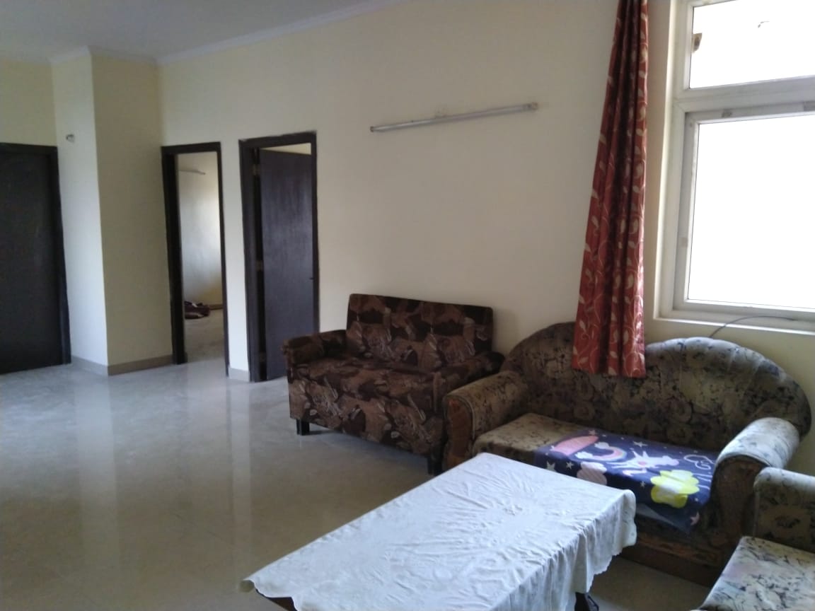 3 BHK + Pooja Room,Servant Room Apartment For Rent in Malwa Escon Arena