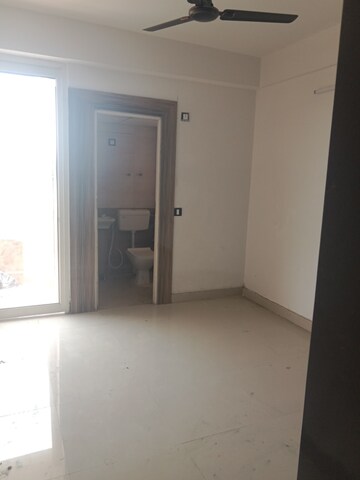 Room in 3 BHK Apartment at ROF Alante, Sector 108 – for Rent