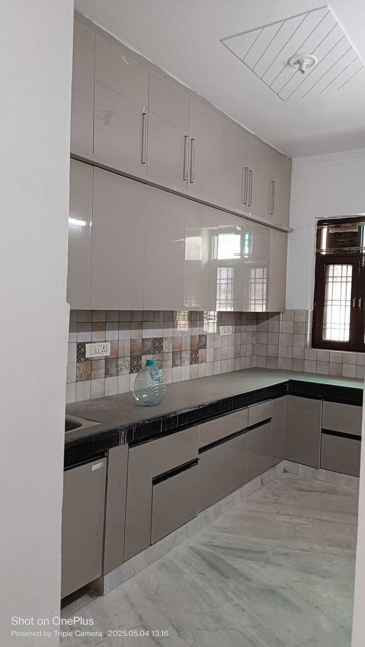 Kitchen, ashoka enclave 3 Bedroom 180 Sq.Yd. Builder Floor In Ashoka Enclave Faridabad 8602612