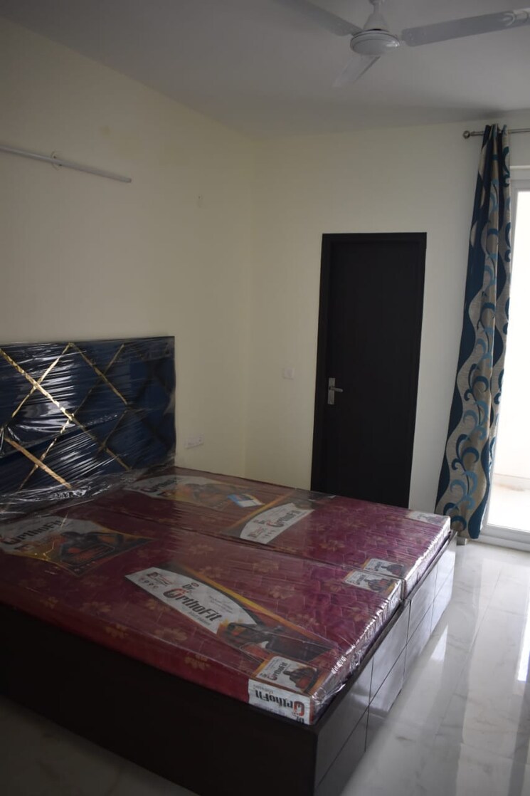 Bedroom, trishla-city 3 Bedroom 1800 Sq.Ft. Apartment In Patiala Road Zirakpur 8602590