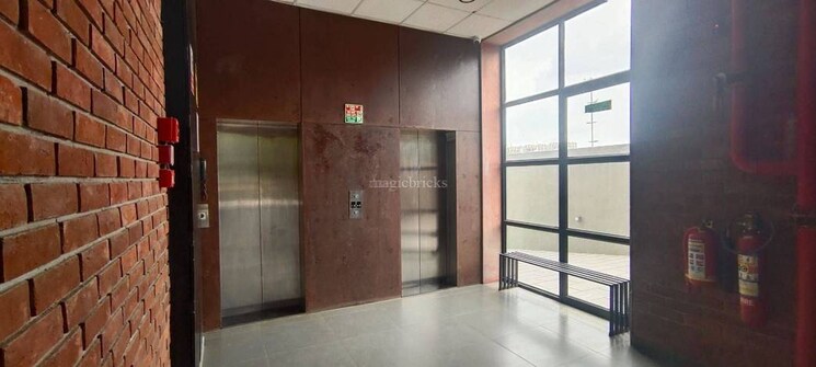 Room, thaltej Commercial Office Space 1500 Sq.Ft. In Thaltej Ahmedabad 8602605