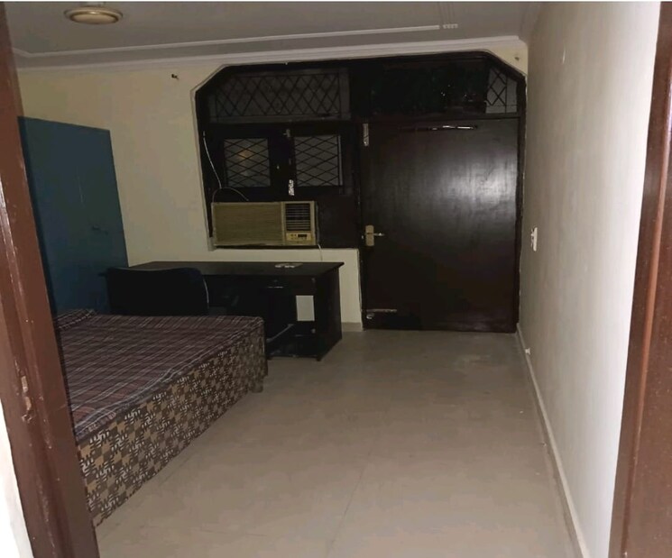  Parking, lajpat nagar 4 2 Bedroom 899 Sq.Ft. Independent House In Lajpat Nagar 4 Delhi 8602625