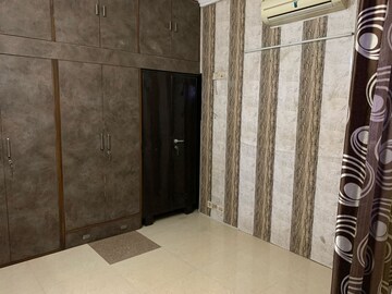 Room in 3 BHK Builder Floor at Jangpura – for Rent