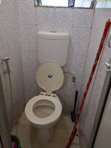 Attached Bathroom in 1 BHK Apartment at Andheri East – for Rent