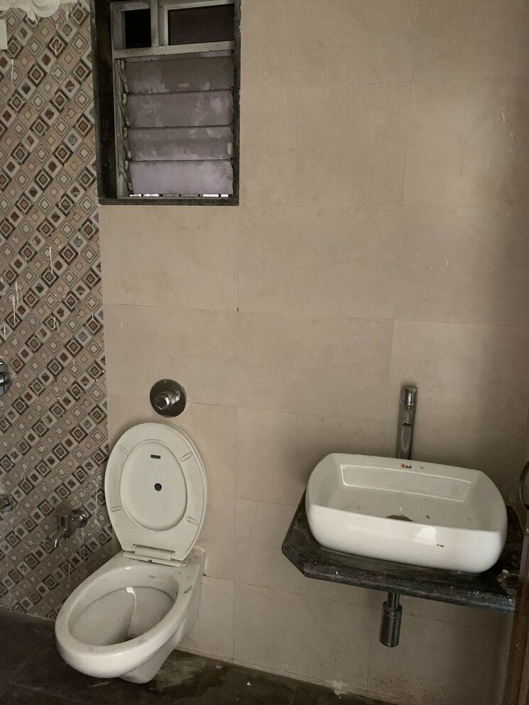 Bathroom, puraniks-one-hometown 1 Bedroom 667 Sq.Ft. Apartment In Ghodbunder Road Thane 8602691