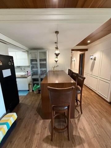Living Room in 3 BHK Apartment at Andheri West – for Rent