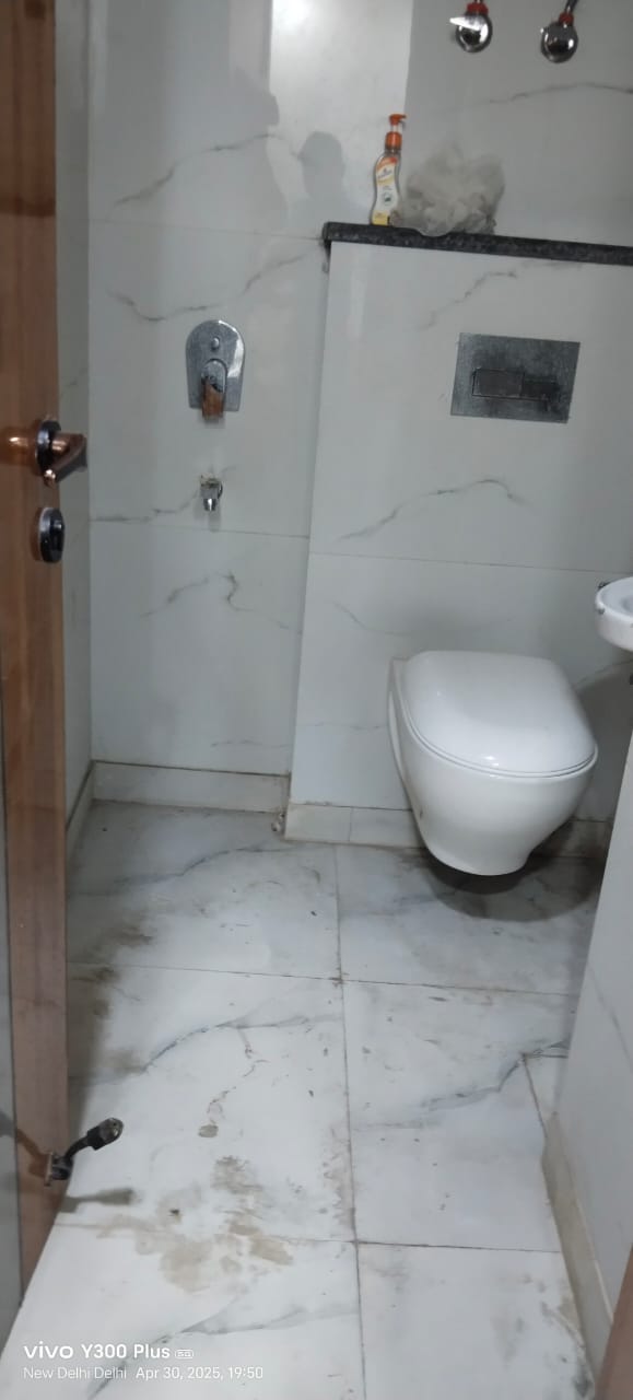 2 BHK + Pooja Room Builder Floor For Rent in Govindpuri