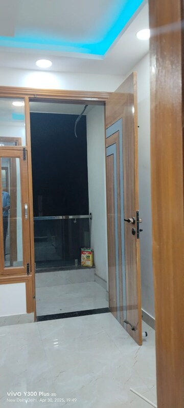 Building Lobby in 2 BHK Builder Floor at Govindpuri – for Rent