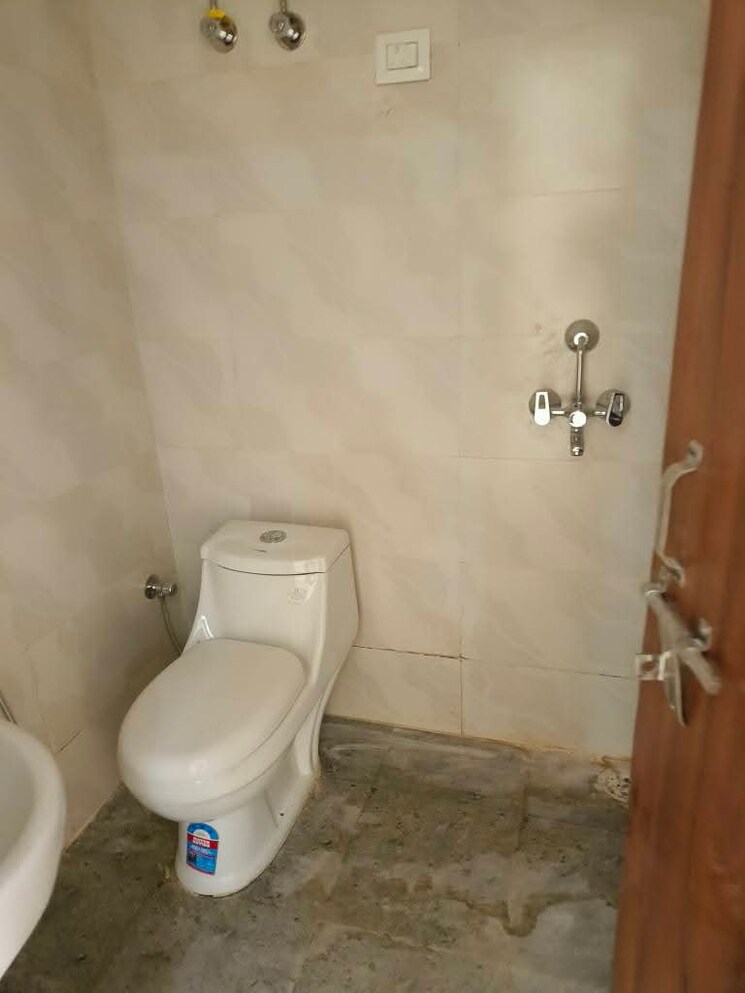 Bathroom, gaur-city-2-12th-avenue 2 Bedroom 717 Sq.Ft. Apartment In Sector 16c Greater Noida Greater Noida 8602829