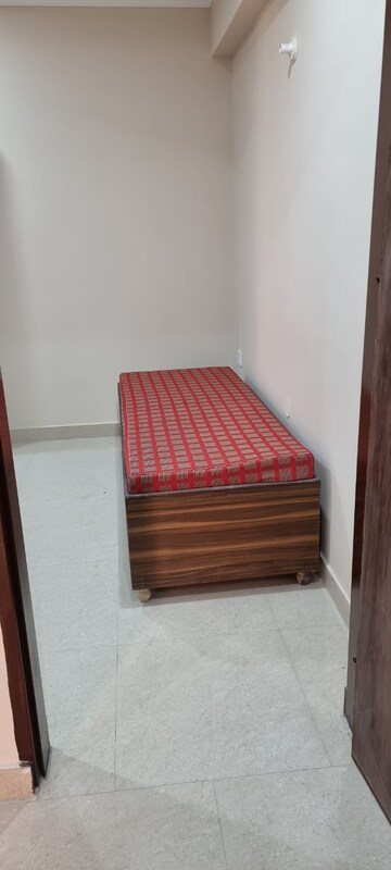 1 BHK Builder Floor For Rent in Suncity Township Gurgaon, Sector 54