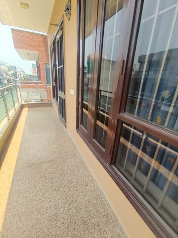 Balcony in 3 BHK Builder Floor at Ansal Sushant Floors, Sushant Lok ii – for Rent