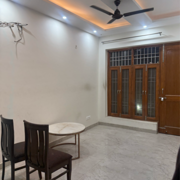 Living Room in 2.5 BHK Builder Floor at Sector 63a – for Rent