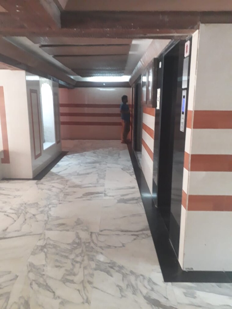  Parking, santosh-tower 6 Bedroom 3801 Sq.Ft. Apartment In Andheri West Mumbai 8602905