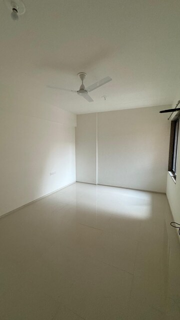 Room in 3 BHK Apartment at Adalaj – for Rent
