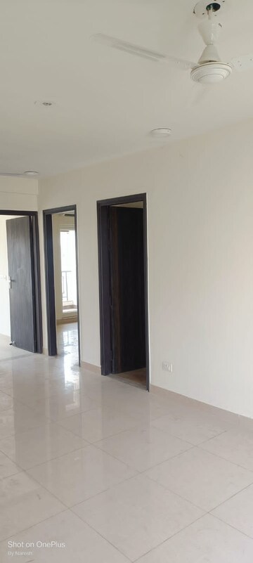 Room in 3 BHK Builder Floor at Breez Flora Avenue 33, Sohna Sector 33 – for Rent