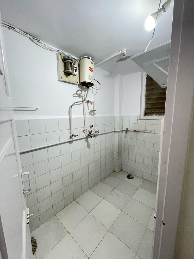 Bathroom, andheri west 1 Bedroom 628 Sq.Ft. Apartment In Andheri West Mumbai 8602943
