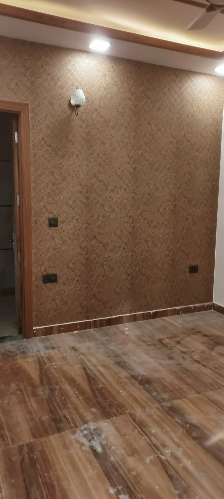 Room, ashoka-enclave-faridabad 4 Bedroom 2250 Sq.Ft. Builder Floor In Sector 34 Faridabad 8602963