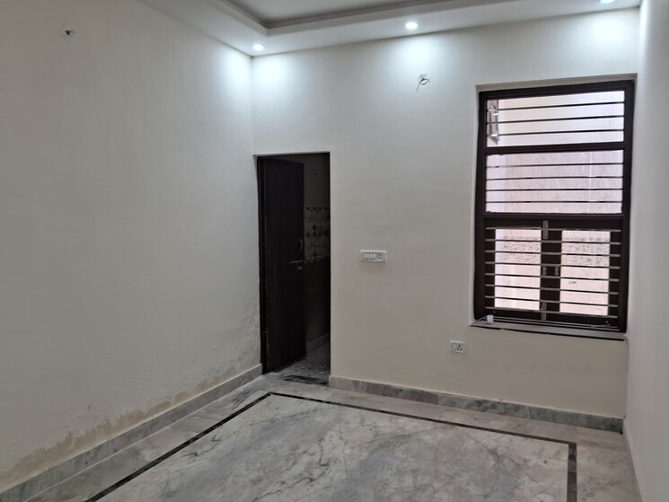 Room, gwalior road 2 Bedroom 105 Sq.Yd. Independent House In Gwalior Road Agra 8602994