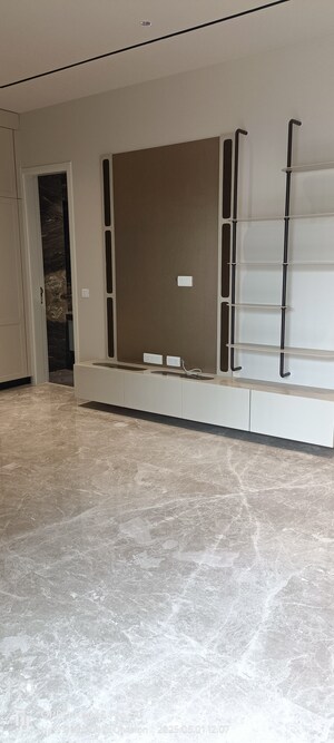 Room in 4 BHK Penthouse at Janakpuri – for Sale