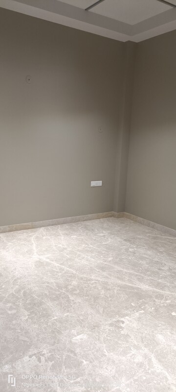 Room in 4 BHK Penthouse at Janakpuri – for Sale