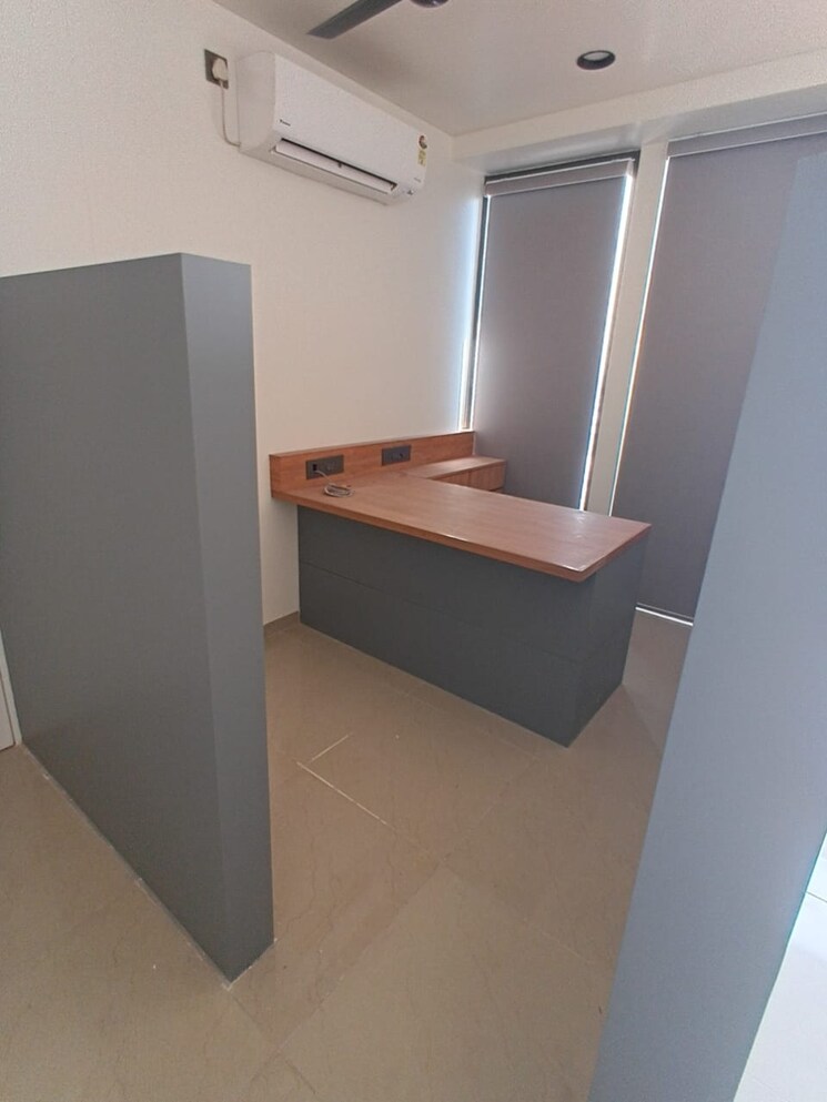 undefined, ashram road Commercial Office Space 550 Sq.Ft. In Ashram Road Ahmedabad 8602999