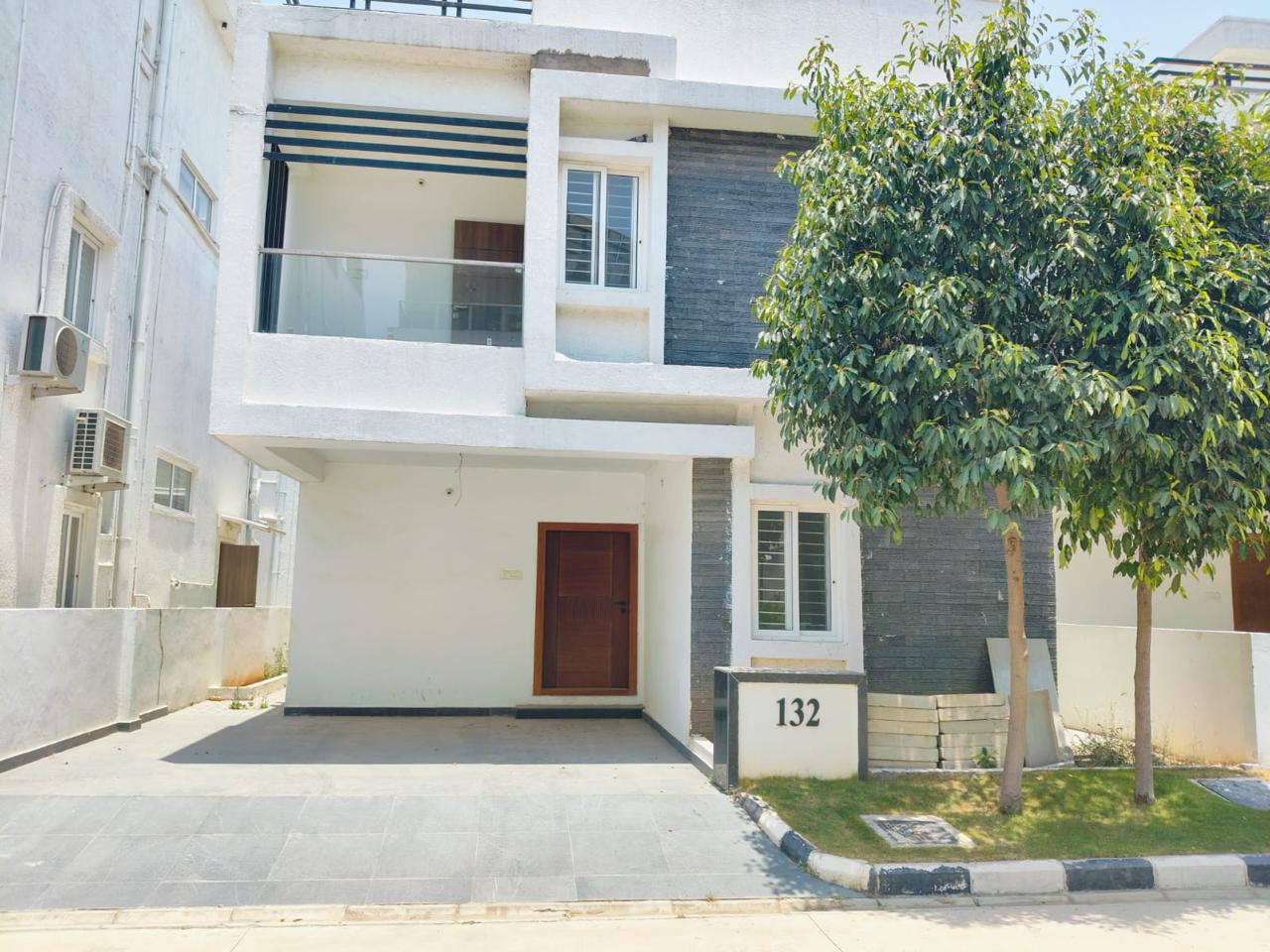 3.5 BHK + Pooja Room Villa For Sale in Srinidhi Hill Park