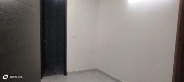 Room in 1 BHK Builder Floor at Khirki Extension – for Rent