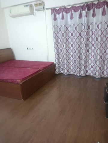 Room in 2 BHK Apartment at Divyansh Flora, Sector 16c Greater Noida – for Rent