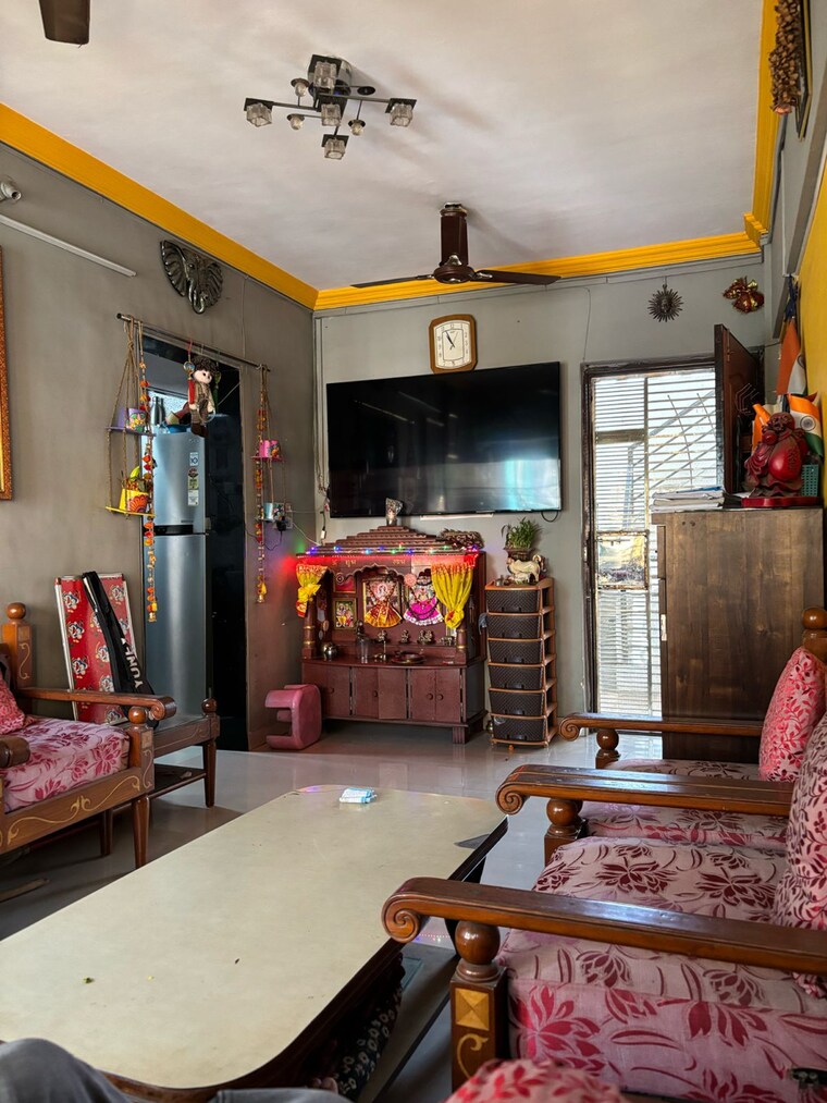 Living Room, poonam-shrushti-chs 1.5 Bedroom 500 Sq.Ft. Apartment In Mira Road East Thane 8603079