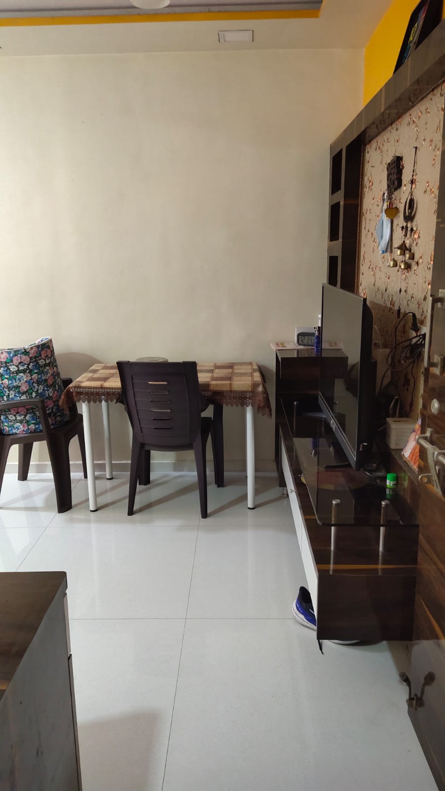 1 BHK Apartment For Rent in Vasant Valley Complex