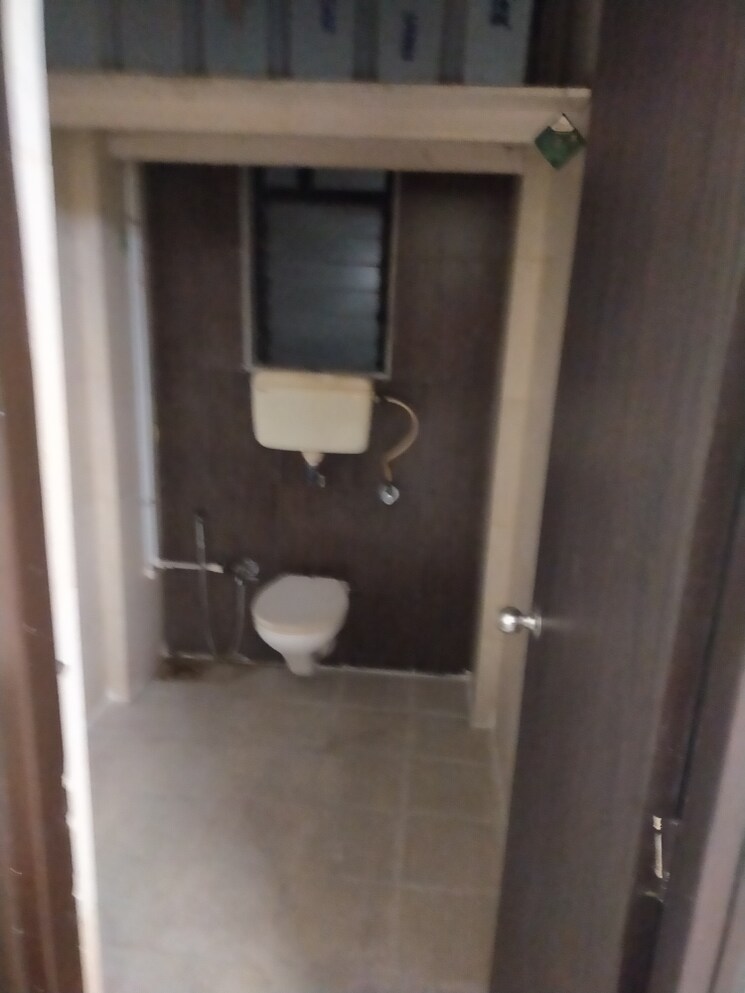Bathroom, raunak-city 2 Bedroom 1000 Sq.Ft. Apartment In Kalyan West Thane 8603075