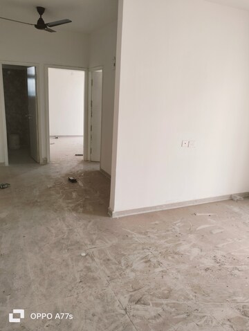 Room in 2.5 BHK Apartment at Signature The Millennia 2, Sector 37d – for Rent