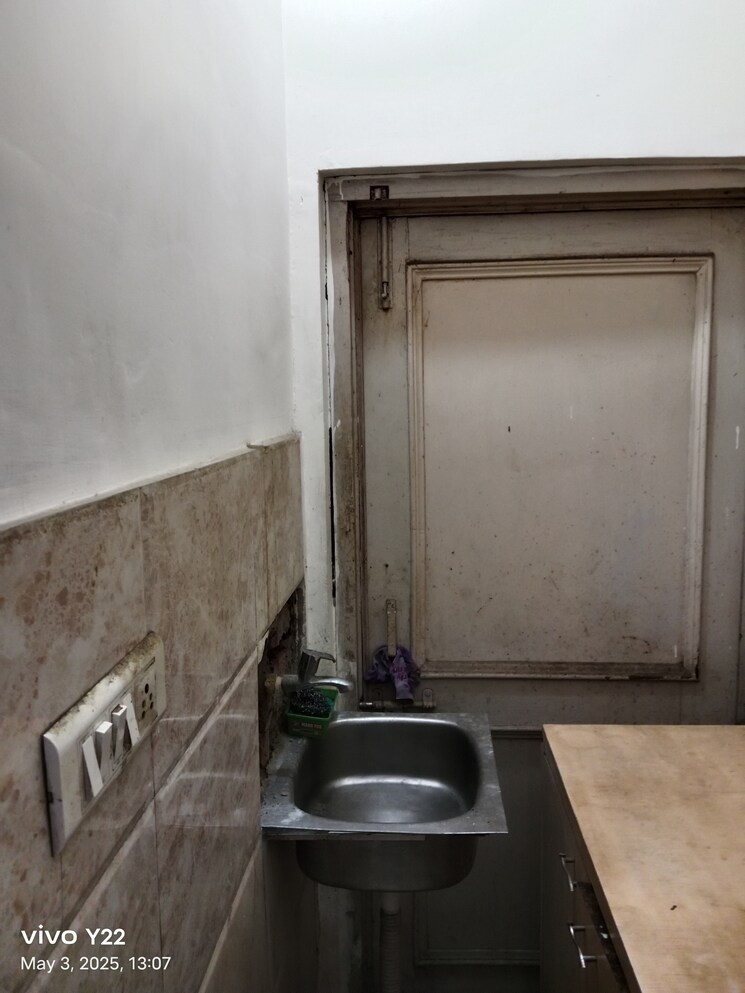 undefined, laxmi nagar 1 RK 300 Sq.Ft. Independent House In Laxmi Nagar Delhi 8603119