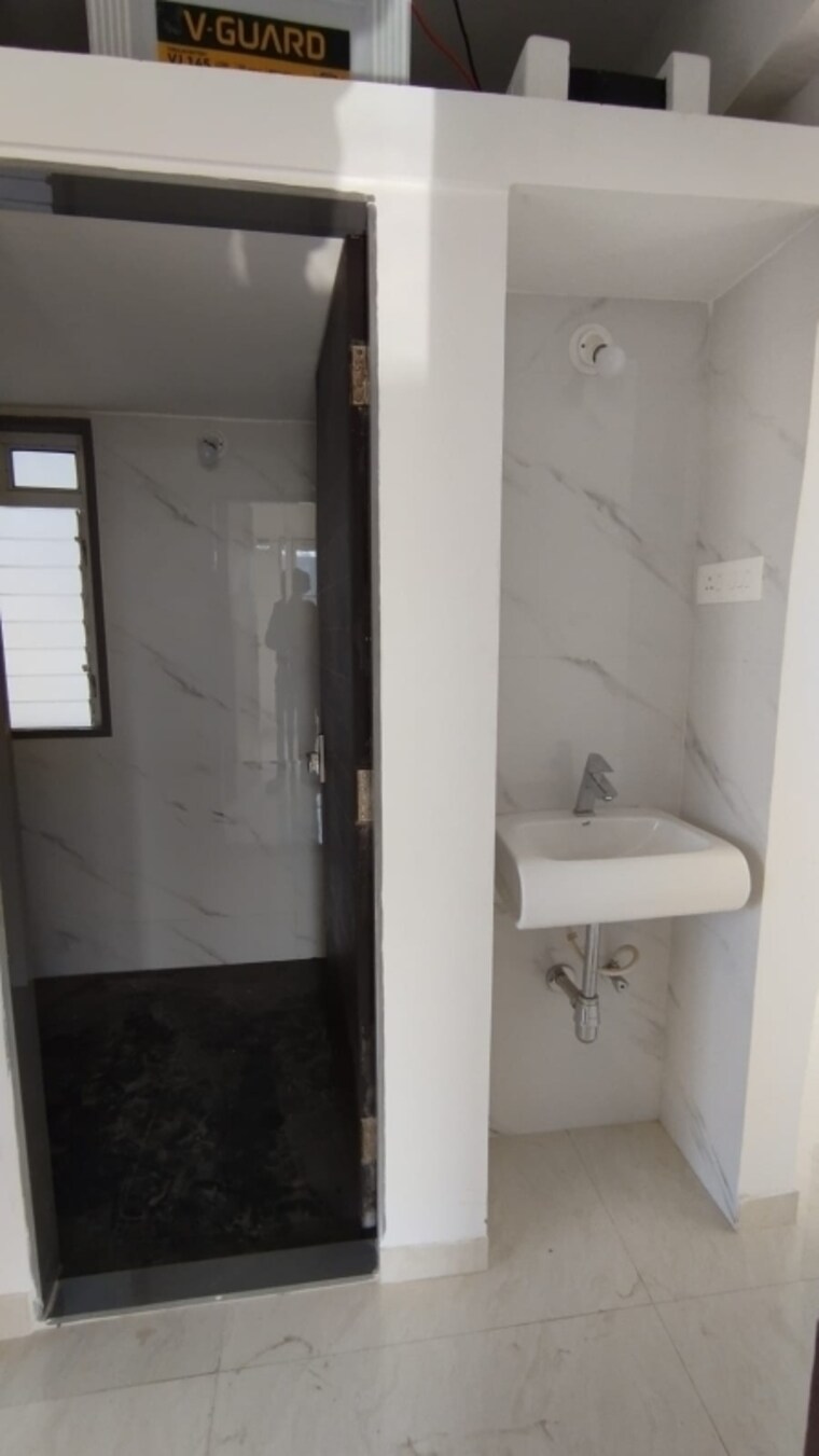 Bathroom, triveni-crown 2 Bedroom 900 Sq.Ft. Apartment In Kalyan West Thane 8603108